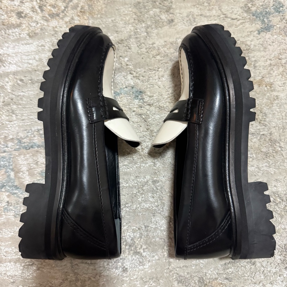 NWOB Reformation Agathea Chunky Loafers in Black/White Size 7.5 - Picture 5 of 8